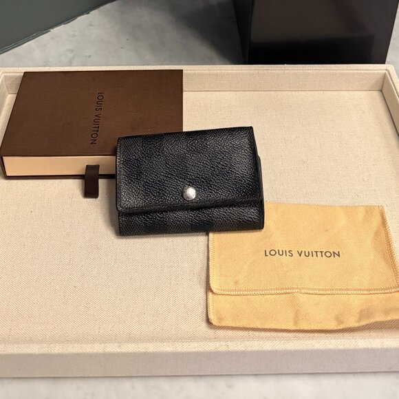 Louis Vuitton Damier Graphite 6 Key Holder - Picture 2 of 11